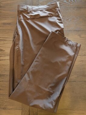 Classic Straight-Leg Dress Pants in Black